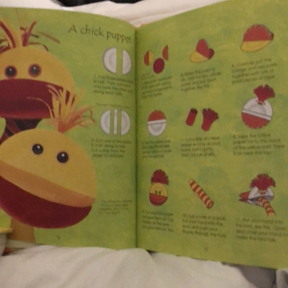 USBORNE LITTLE BOOK OF EASTER ACTIVITIES - Picture 4 of 4